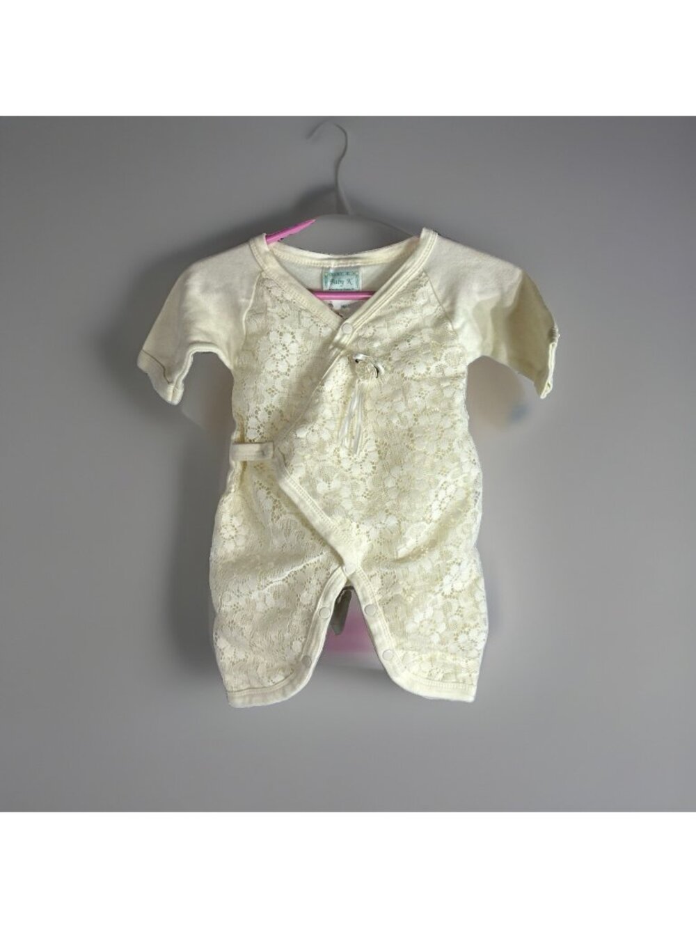 Baby K Kaleidoscope Designs Size small Short Sleeve Romper Off White Floral Lace